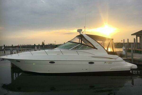 2004 Cruisers Yachts 340 Express