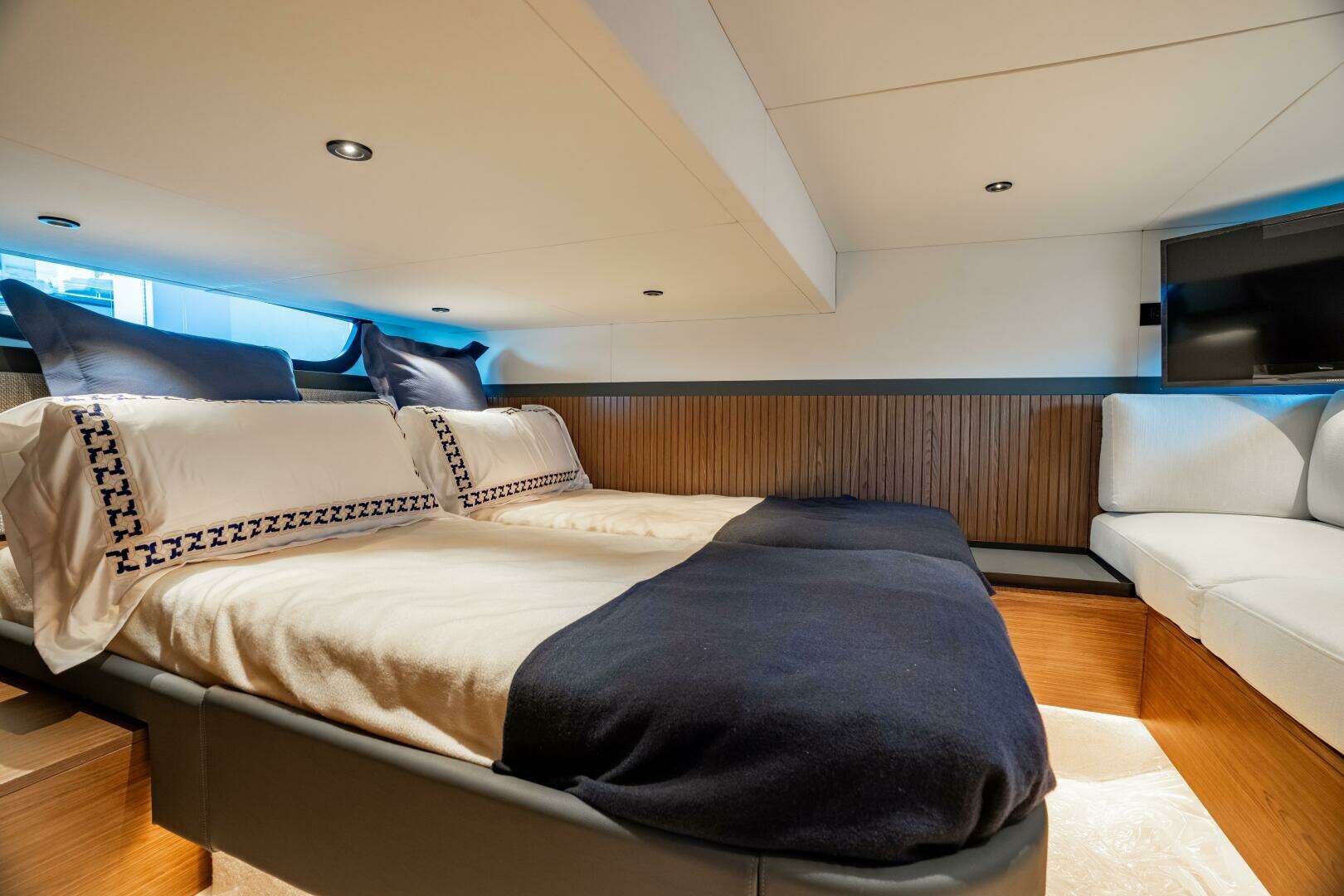 2025 ECLIPSE 505 Shadow - Image 13