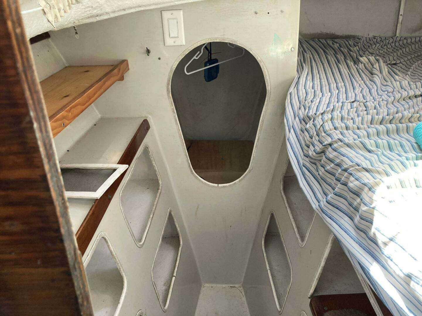 1976 Catalac 9 Meter - Image 23
