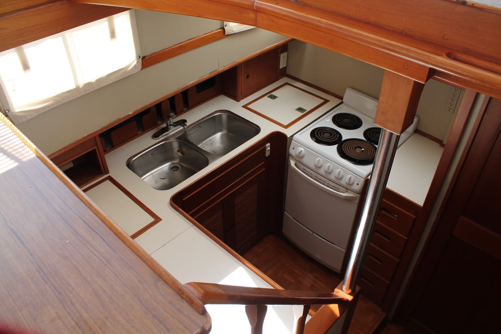 1987 Grand Banks — - Image 18