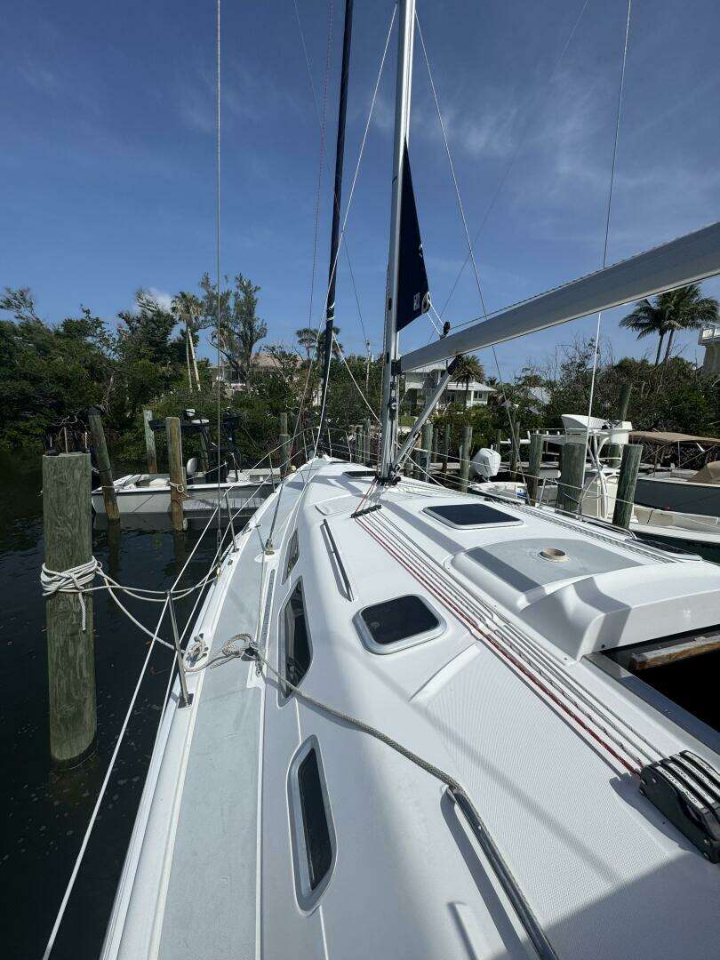 2004 Hunter — - Image 19