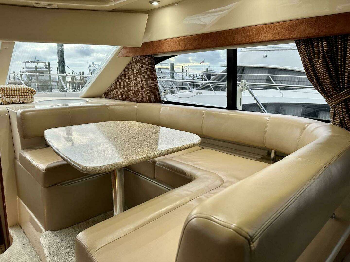 2007 Meridian 411 Sedan - Image 17