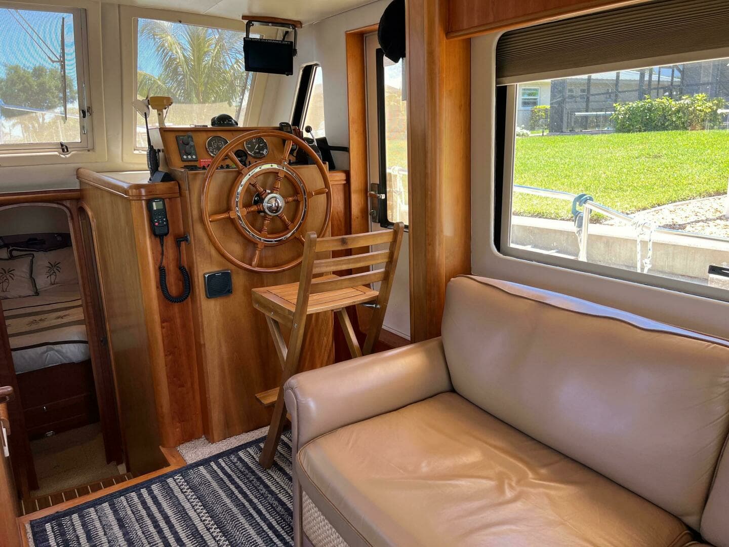 2005 Mainship 34 - Image 3