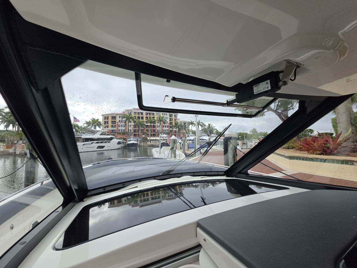 2021 Boston Whaler 420 Outrage - Image 61
