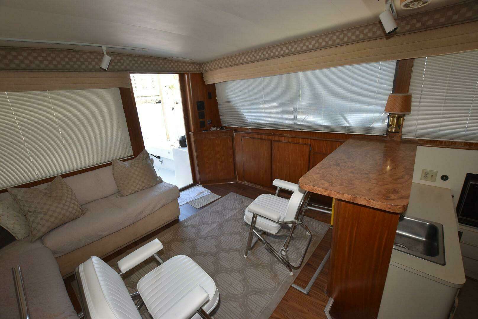 1988 Hatteras 48 Convertible - Image 3