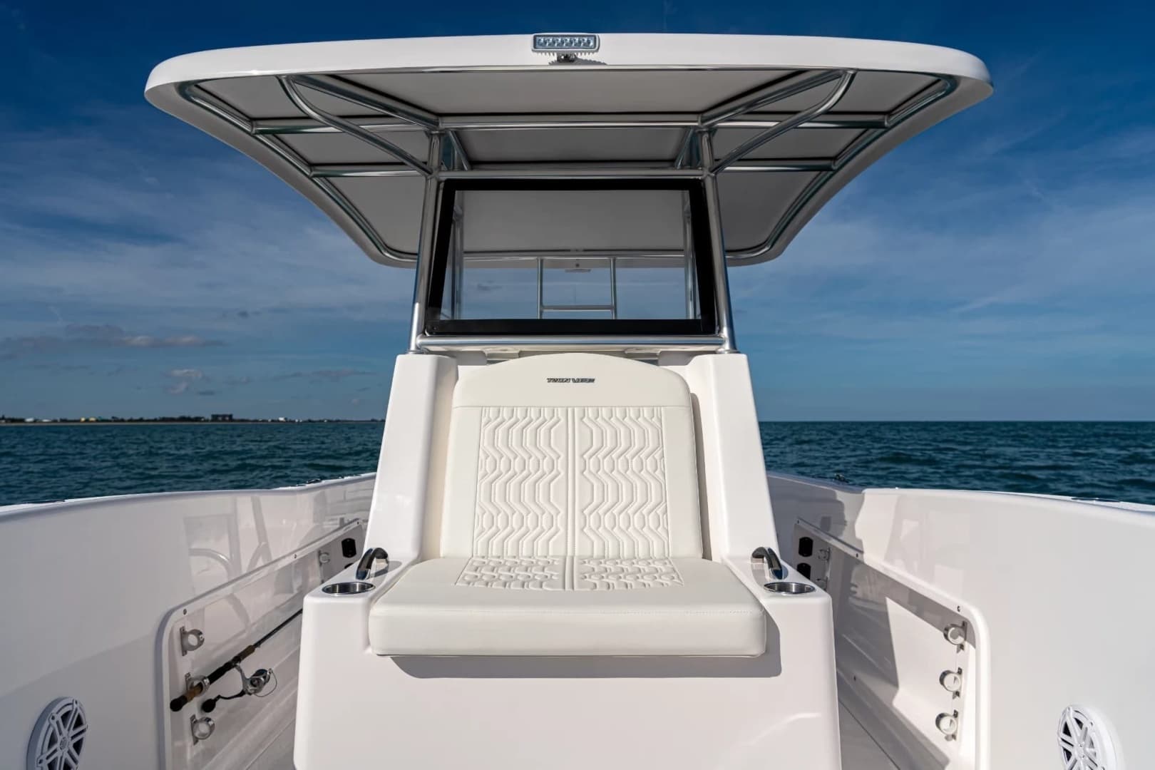 2026 Twin Vee 260 STX CC - Image 15