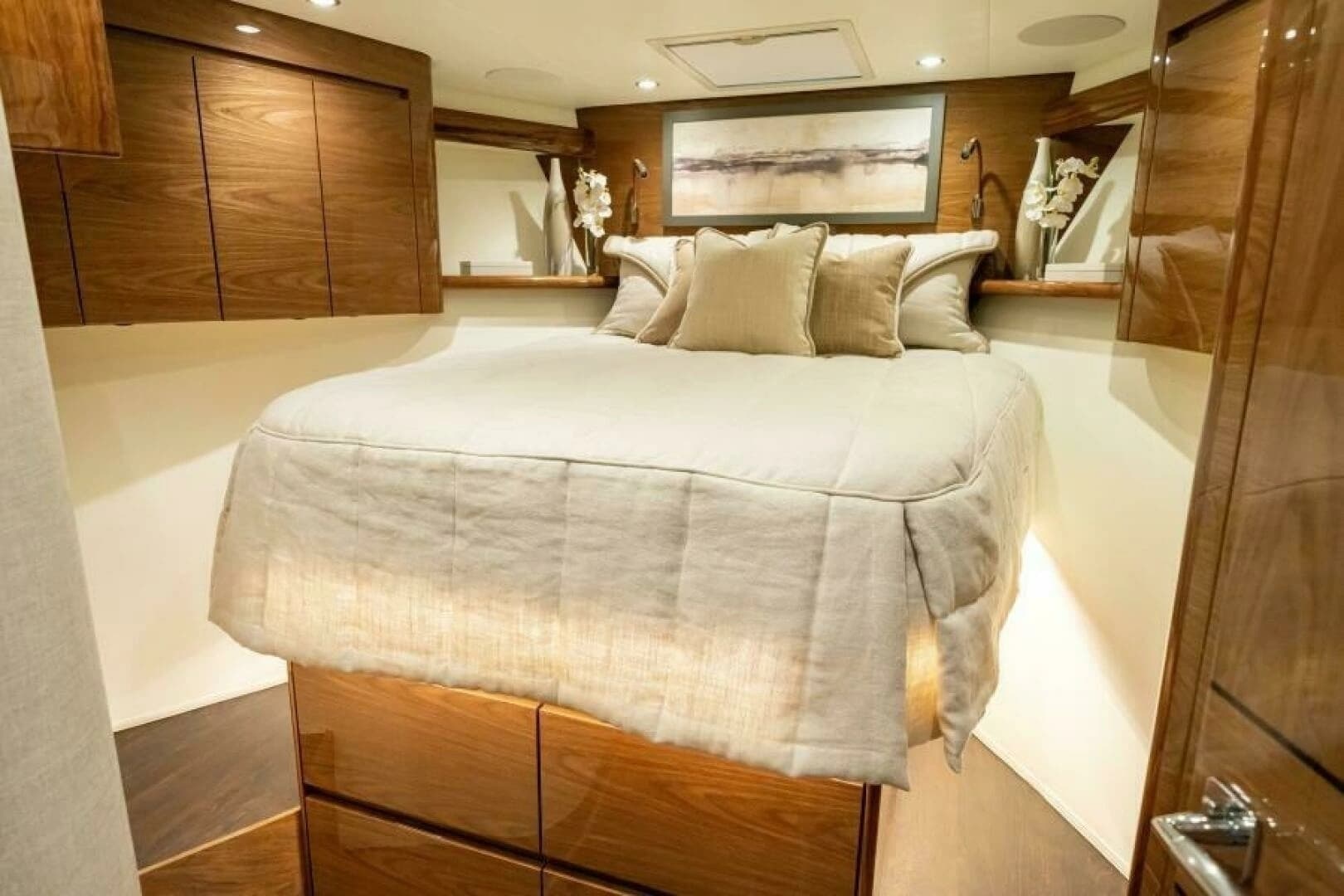 2027 Viking 54 Sport Tower - Image 10