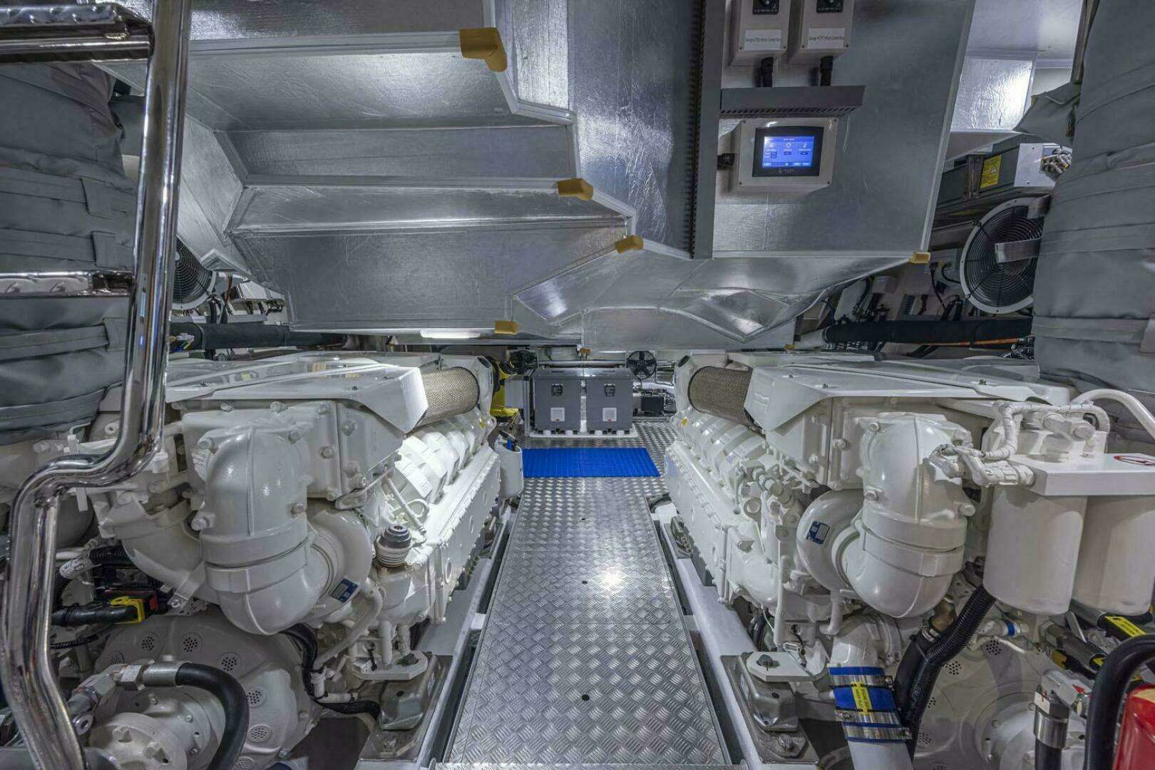 2026 Pearl 82 - Image 36