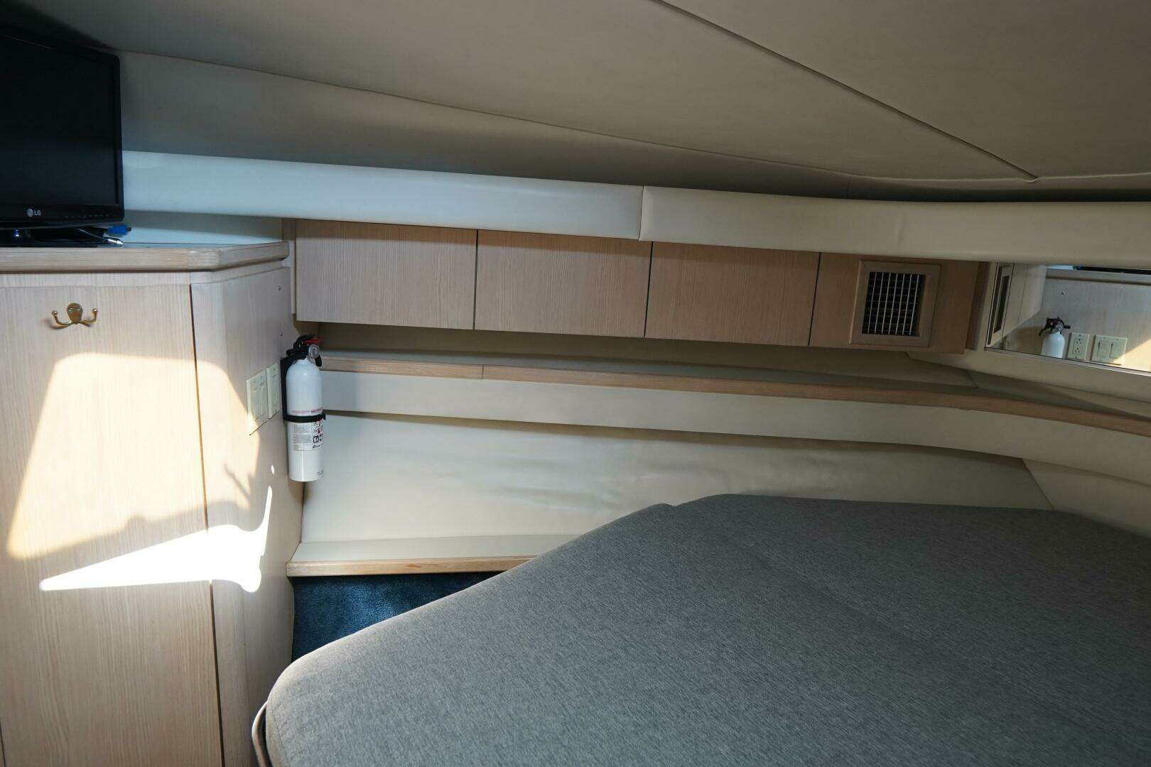 1994 Tiara Yachts — - Image 24