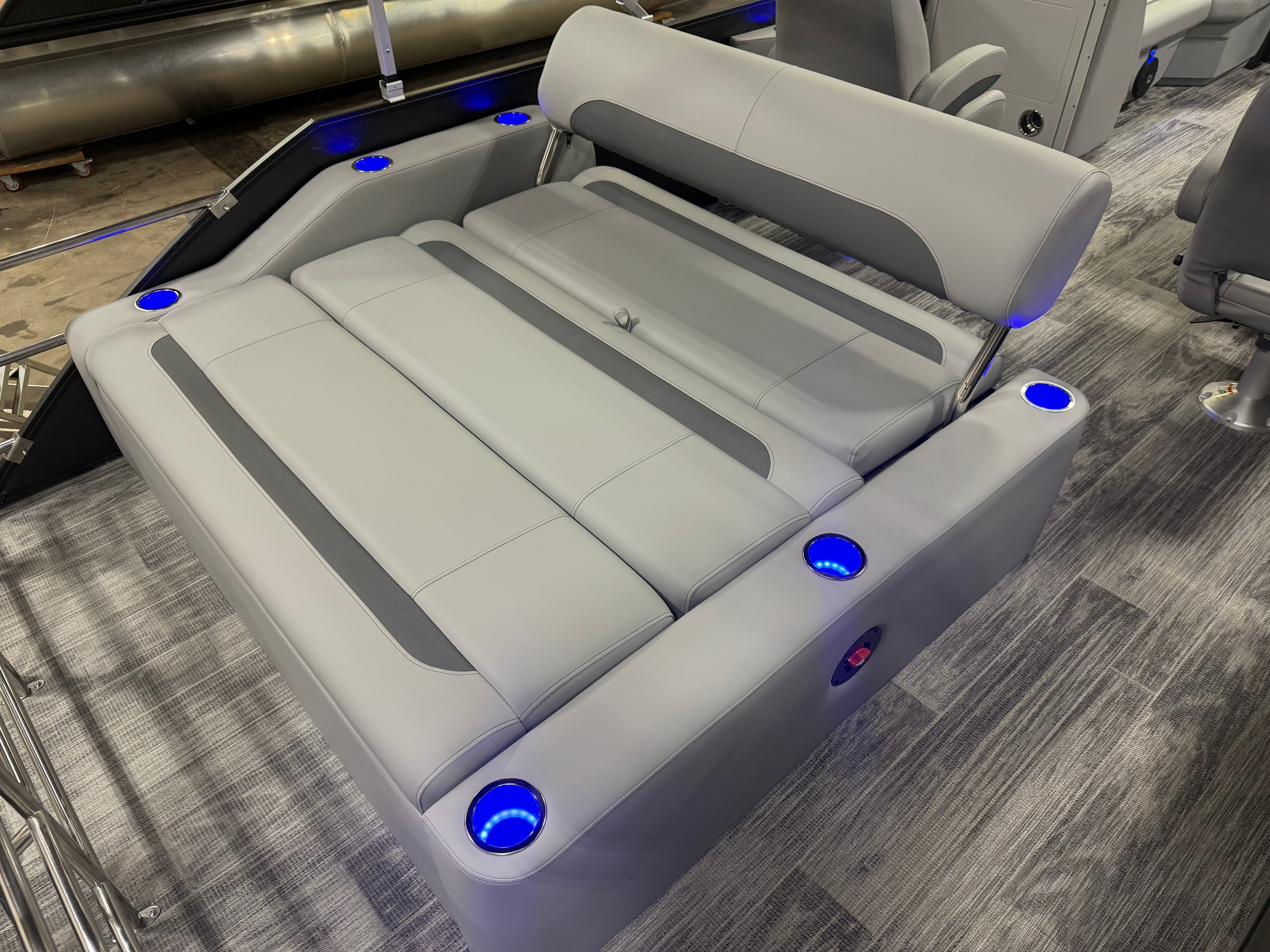 2026 Bentley Pontoons Legacy 220 Swingback & Honda 4-Stroke EFI - 17