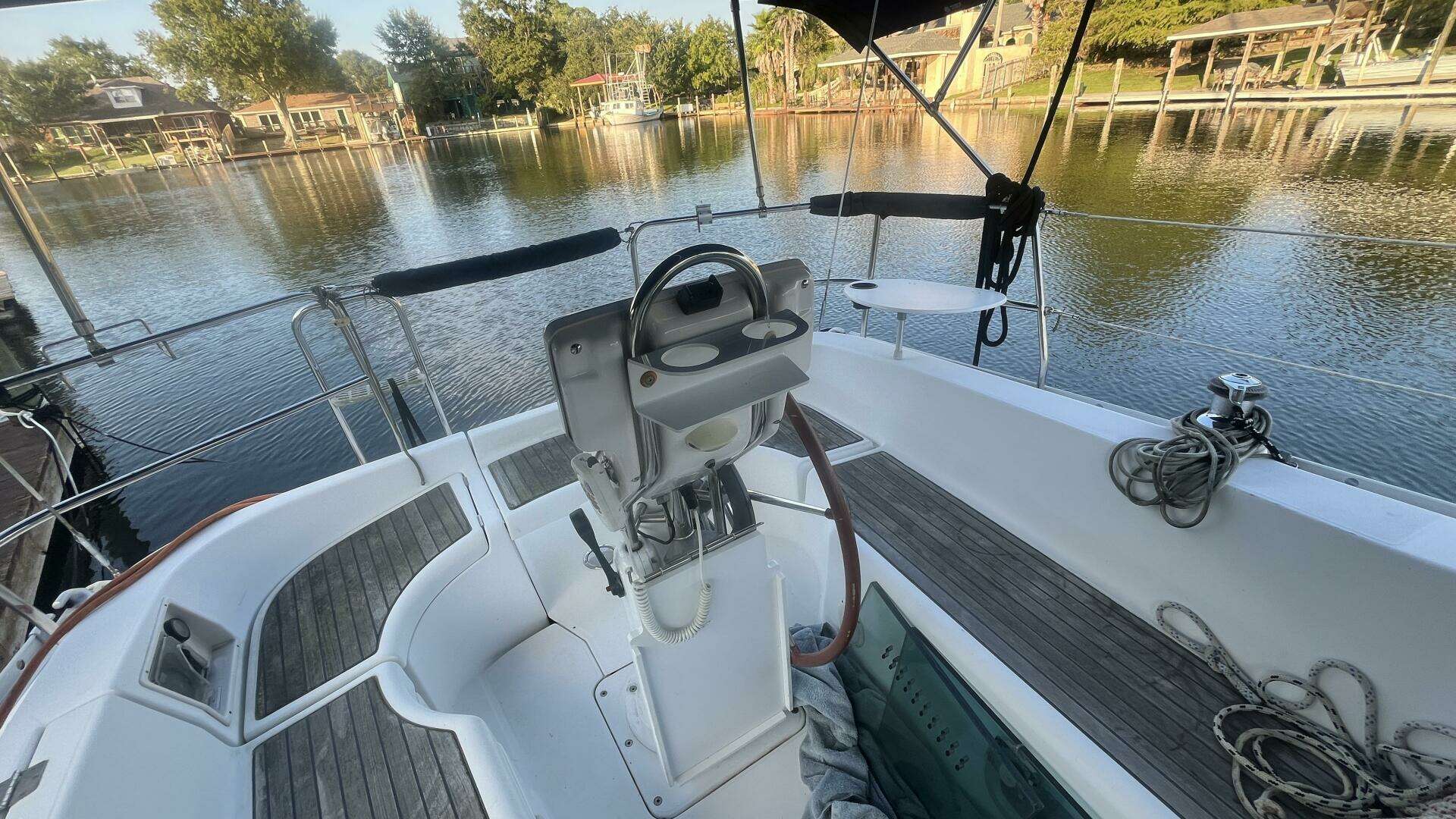 2006 Beneteau Oceanis 323 - Image 10