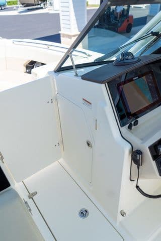 2023 Boston Whaler 240 Vantage - 30