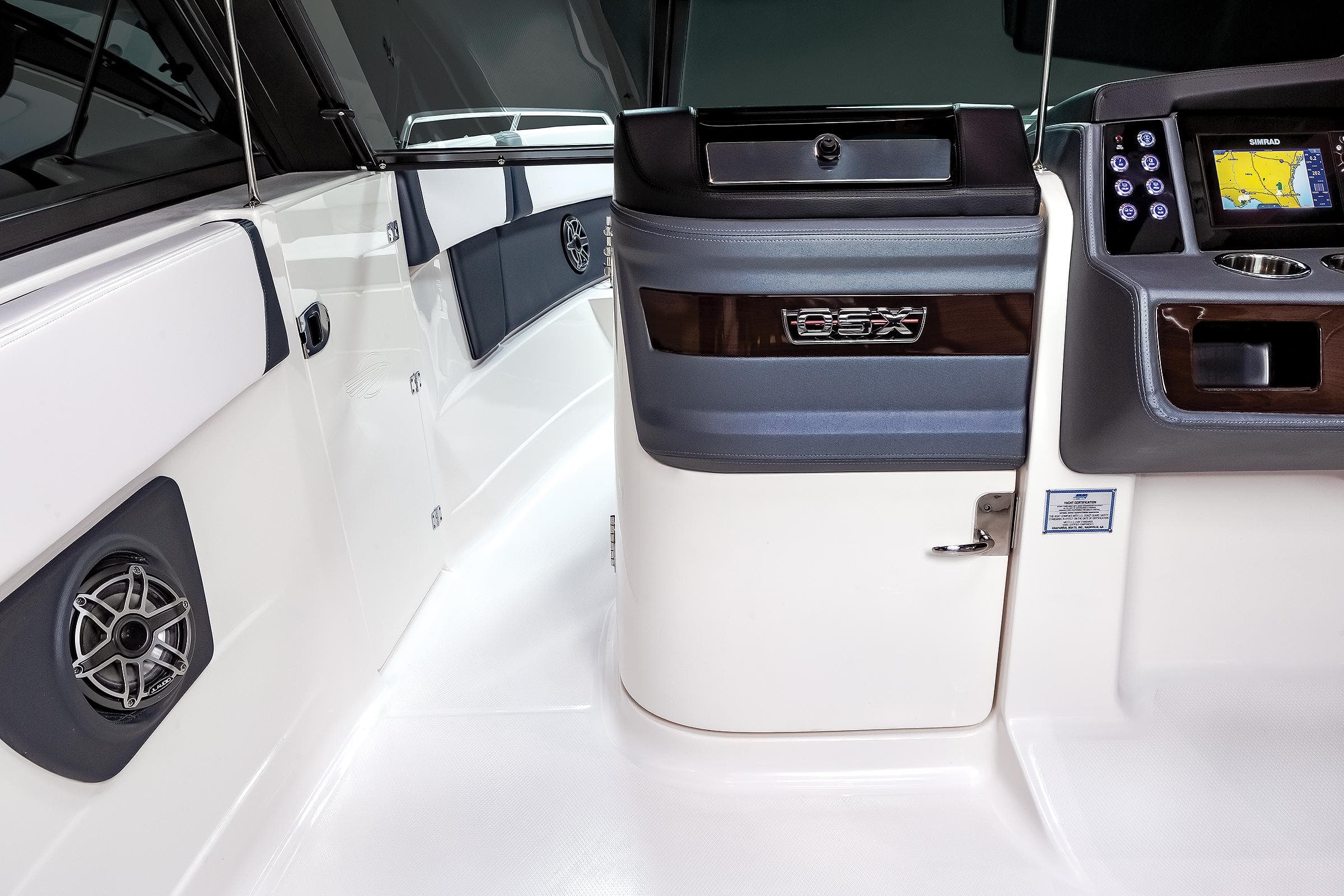 2025 Chaparral 280 OSX boat interior with modern dashboard and sleek design.