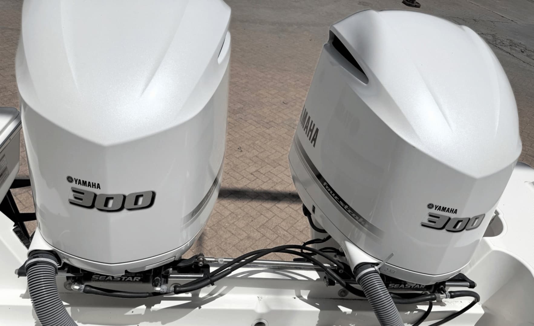 2020 Pursuit S328 - Image 7