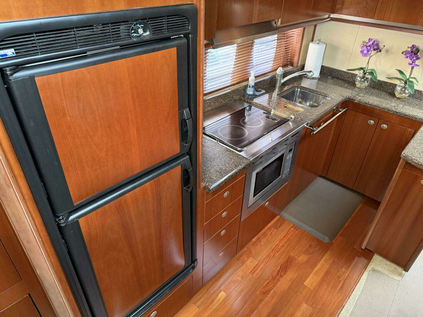 2006 Sea Ray 48 Sundancer - Image 49