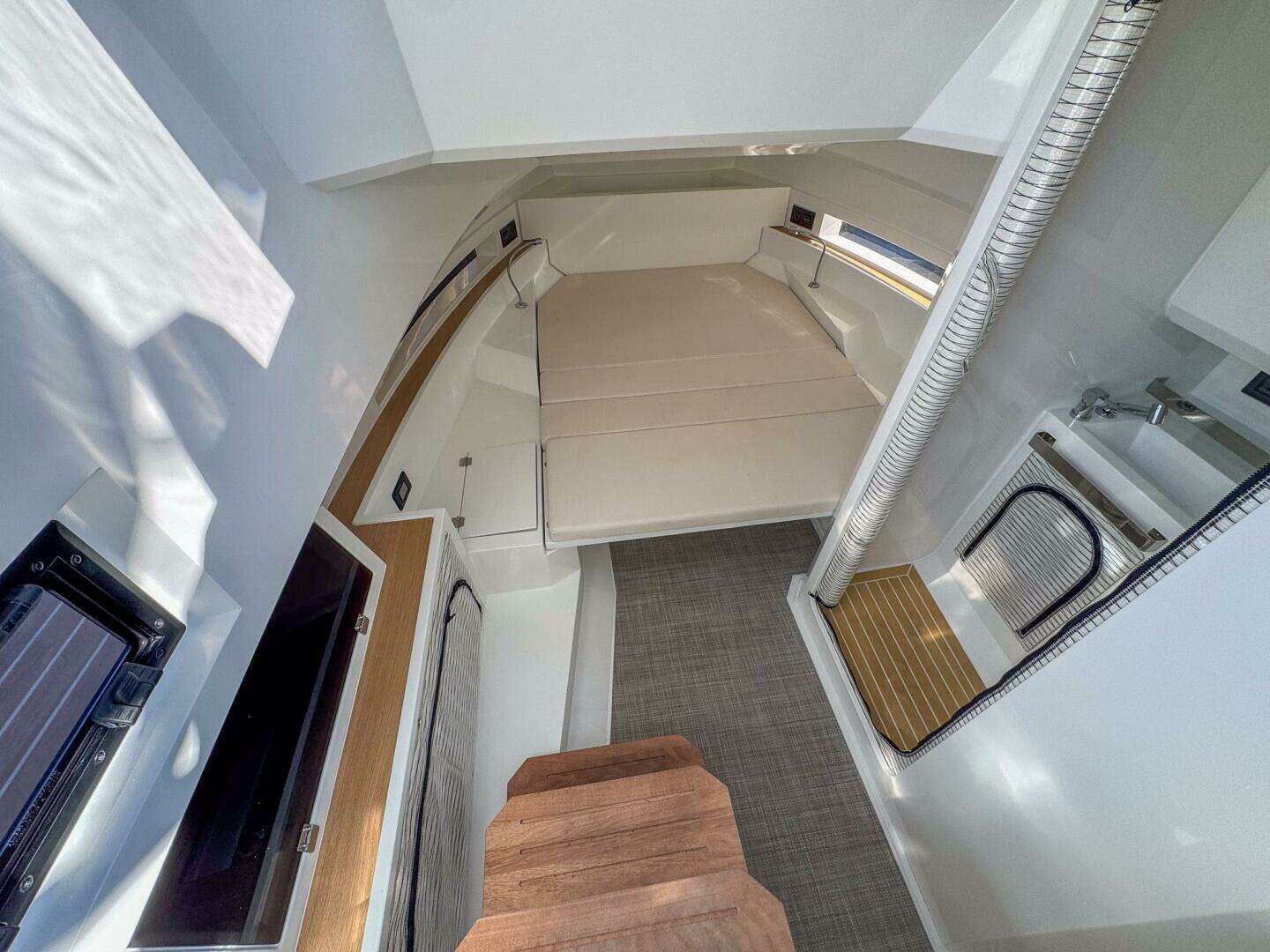 2026 De Antonio Yachts D32 - Image 25