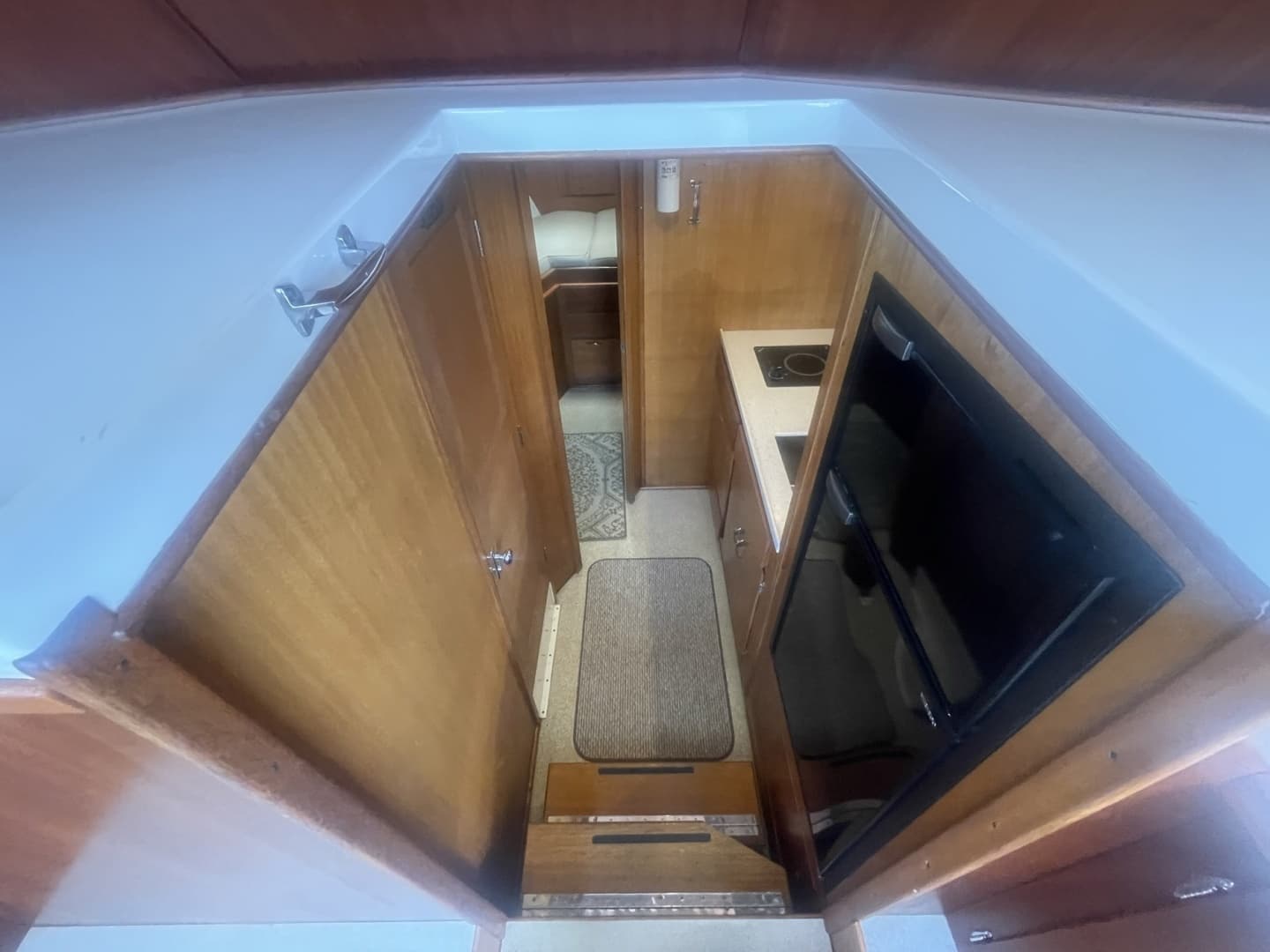 1968 Hatteras 34 Sportfisherman - Image 21