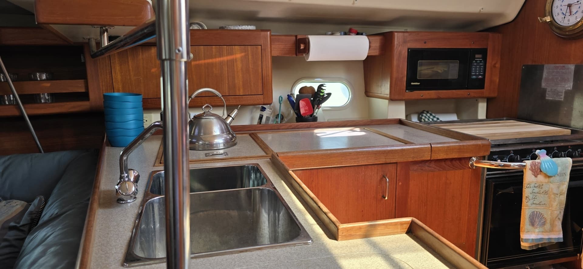 1998 Hunter 410 - Image 22