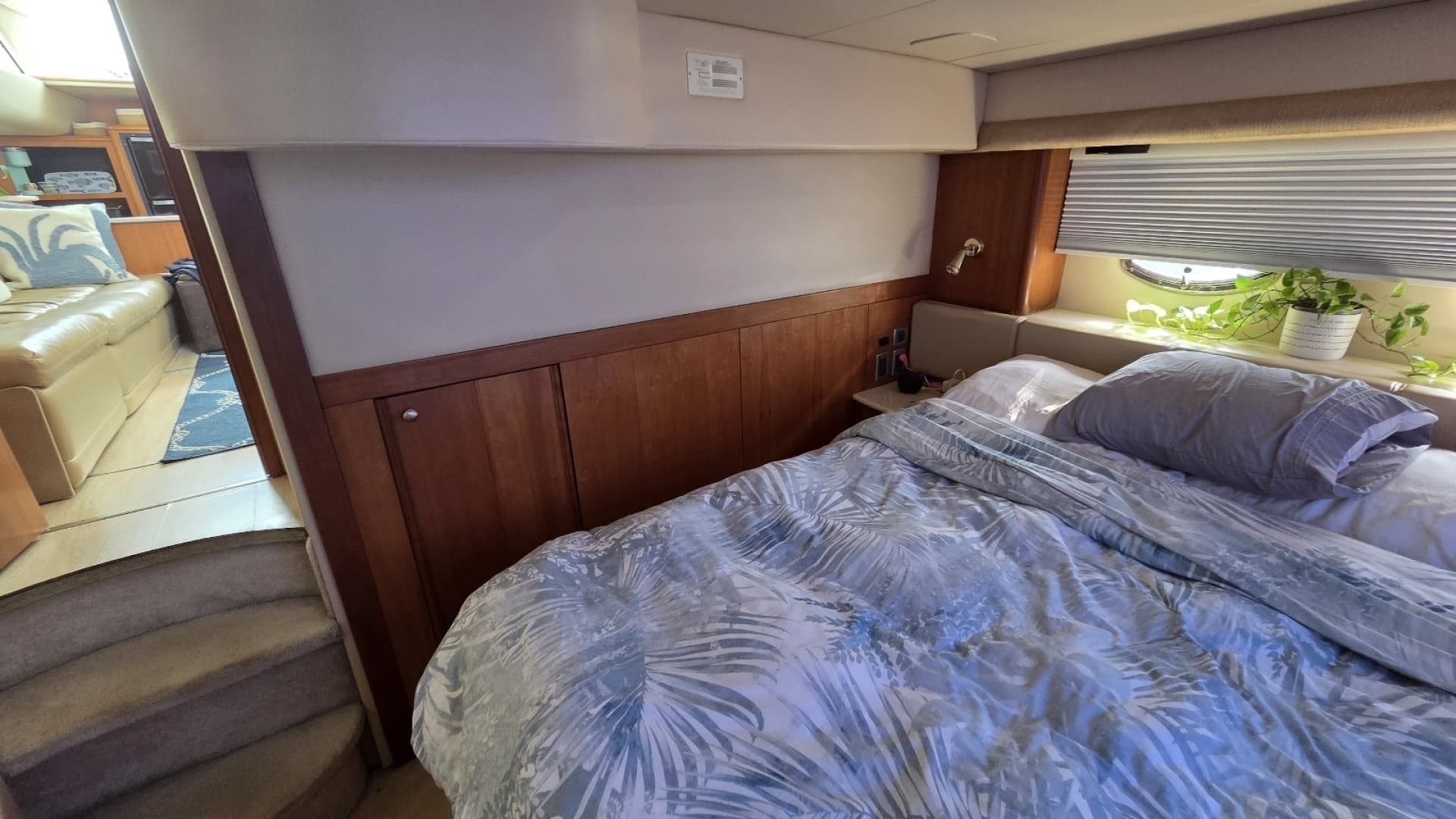 2004 Meridian 459 Aft Cabin Cockpit Motor Yacht - Image 57