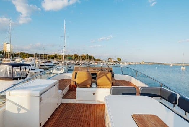 2011 Fairline Squadron 65 - 47