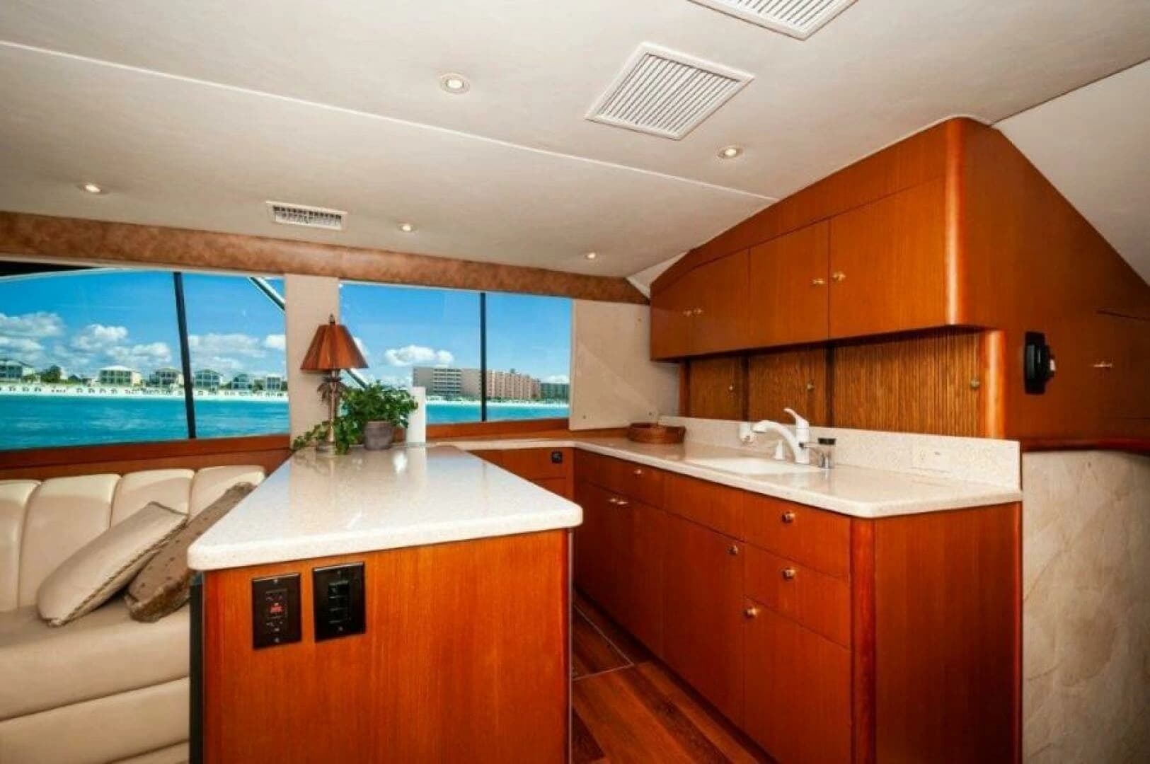 1998 Ocean 48 Super Sport - Image 2