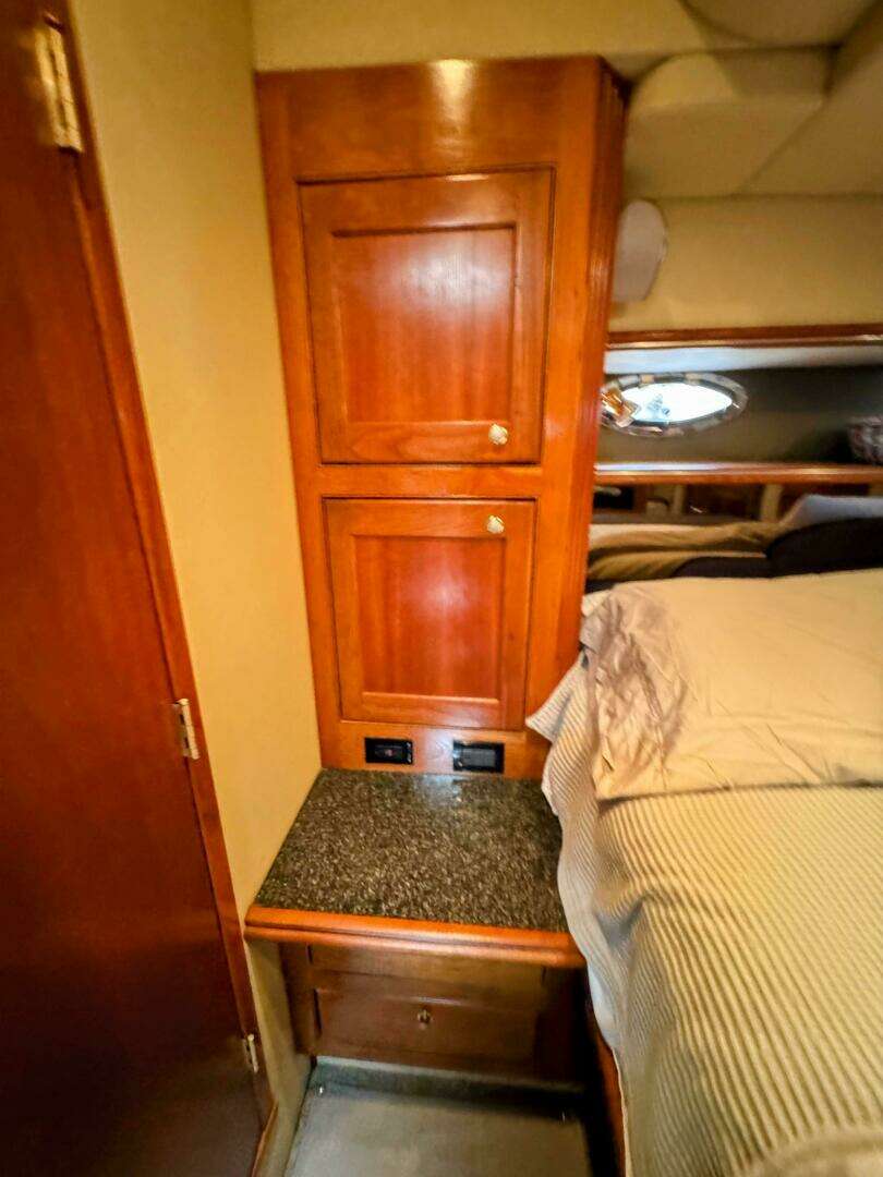 2005 Cruisers Yachts 540 Express - Image 54