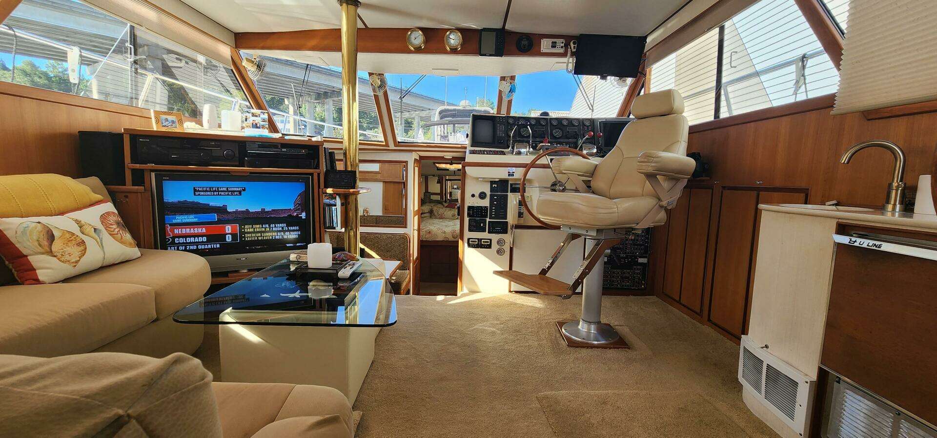 1988 Vantare 44 Aft Cabin - Image 6
