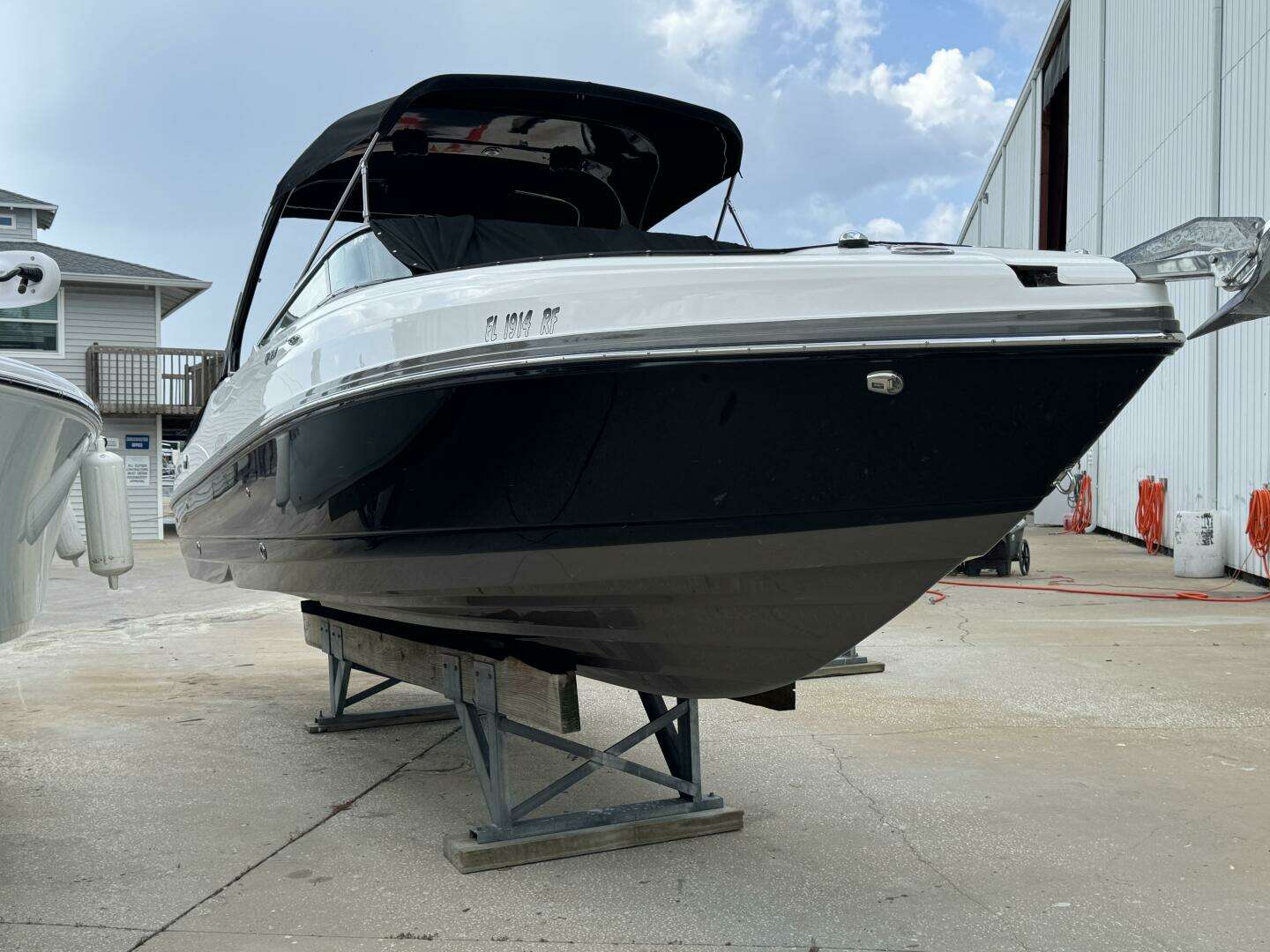 2017 Rinker QX 29 - Image 4