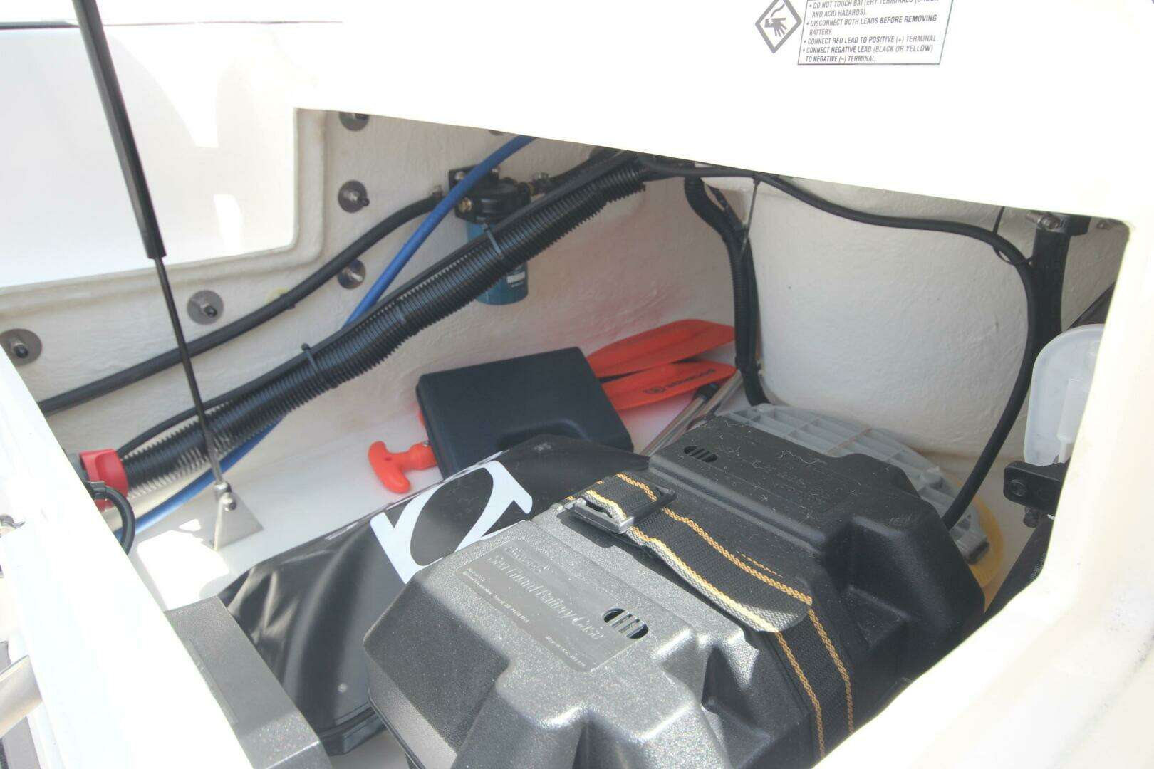 2025 Zodiac Yachtline 360 Deluxe PVC - Image 8