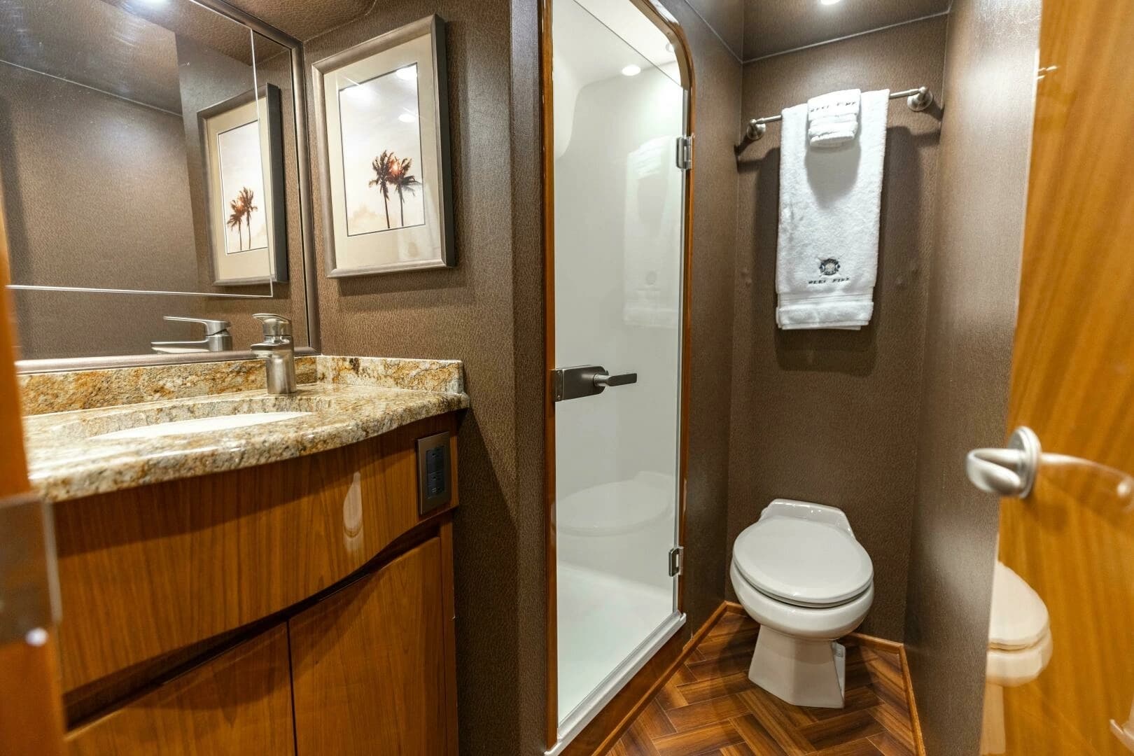 2013 Viking 76 Convertible - Image 48