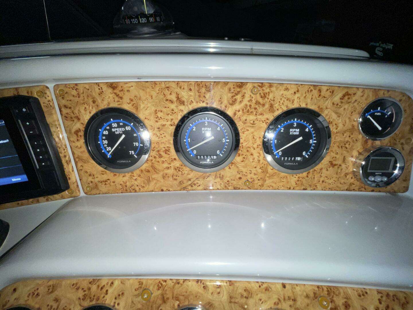 2006 Formula 280 SS - Image 32