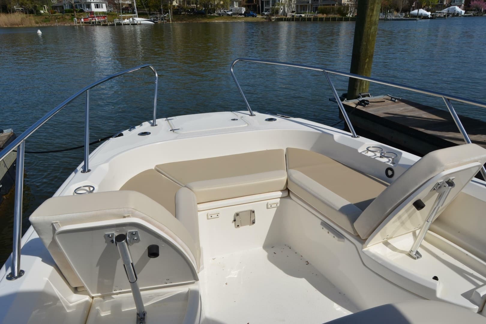 2021 Boston Whaler 270 Dauntless - Image 12