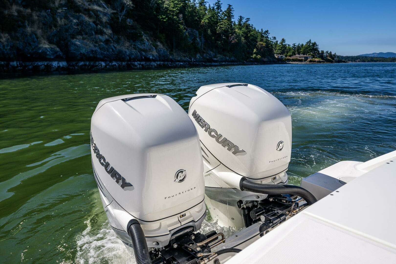 2017 Boston Whaler 330 Outrage - Image 14