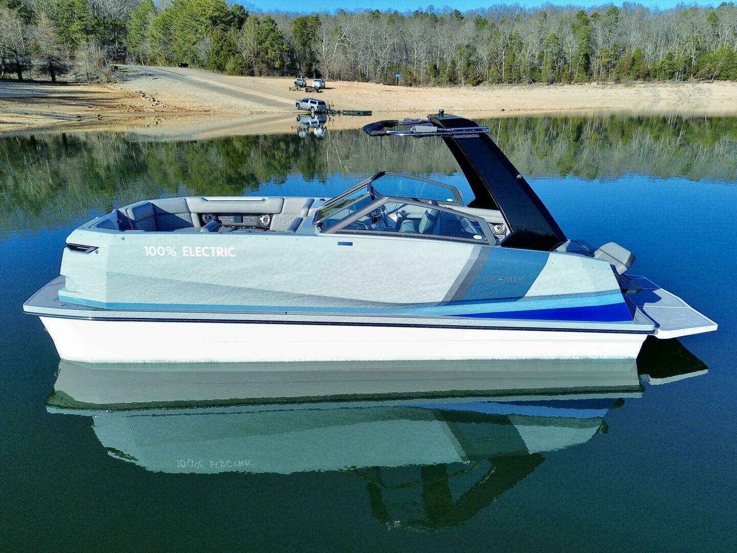 2023 Correct Craft Ingenity 23EL2 Electric Boat - Image 3