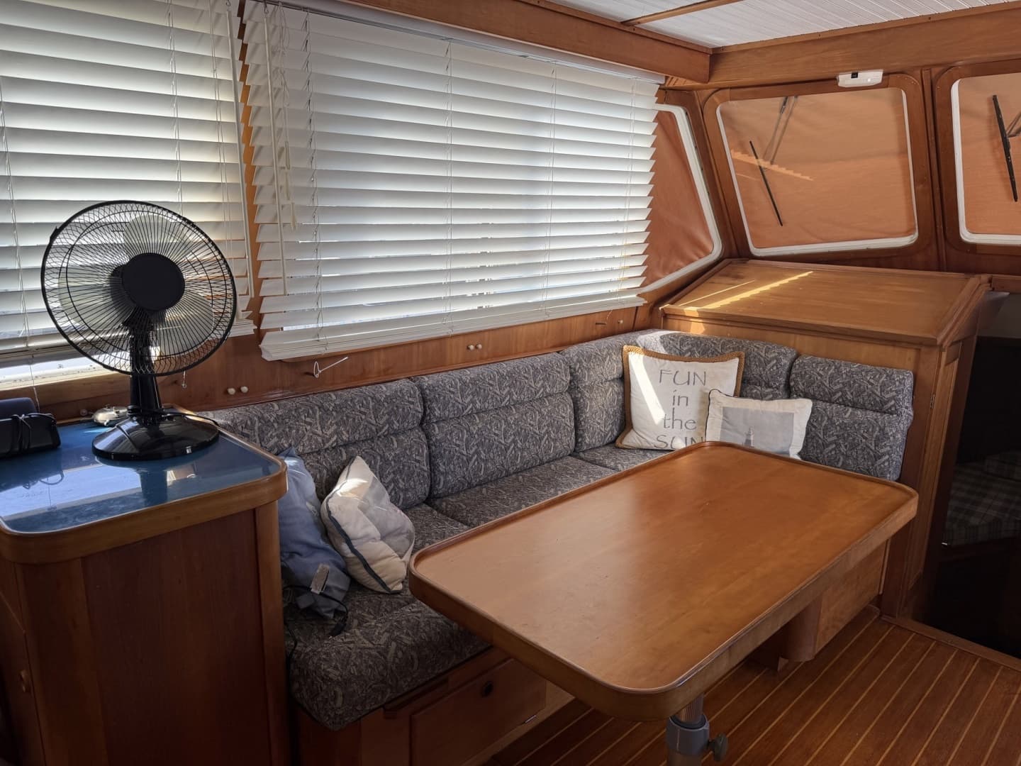 1997 Sabreline 36 Fast Trawler - Image 12