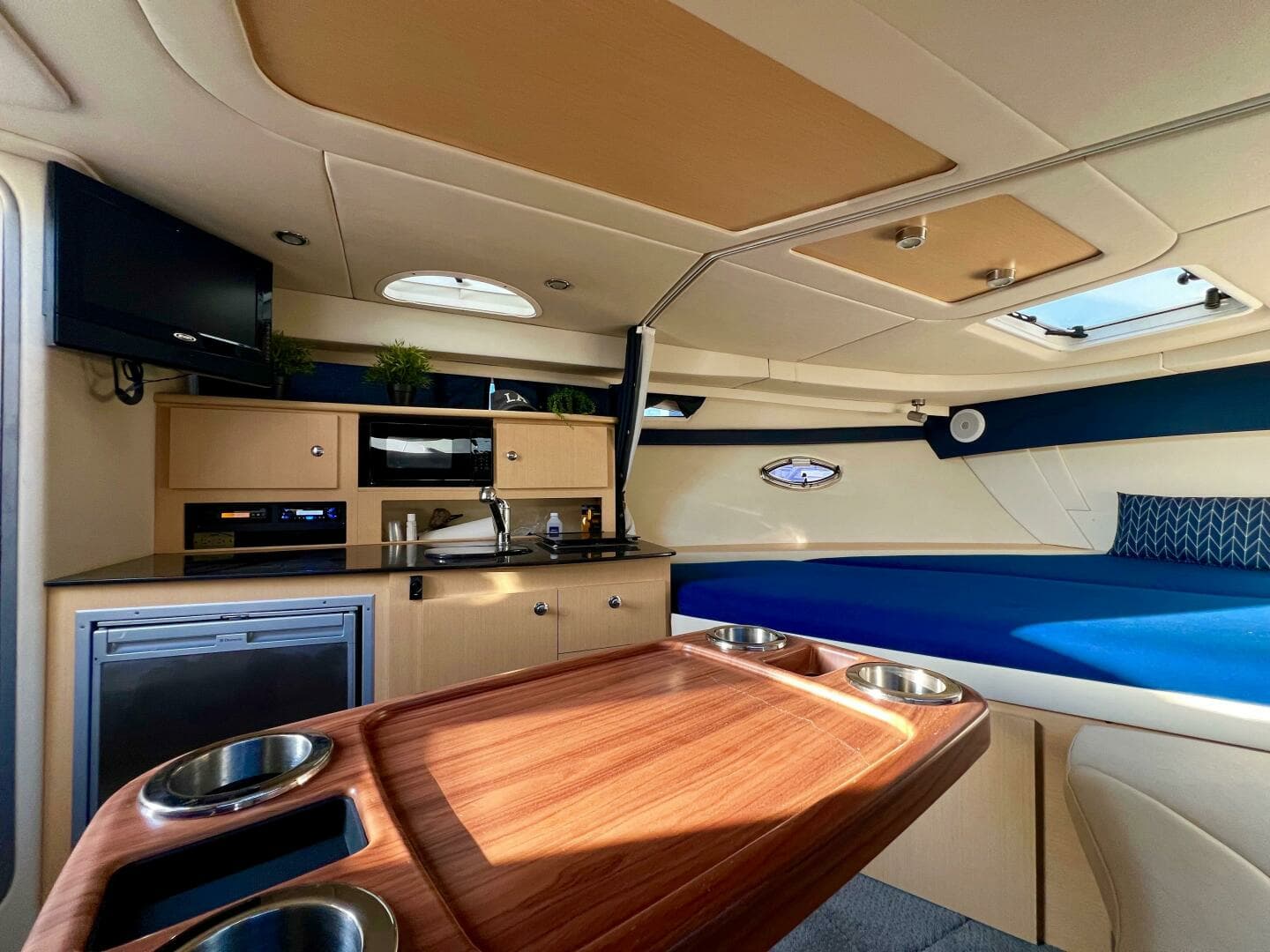2012 Bayliner 335 - Image 36