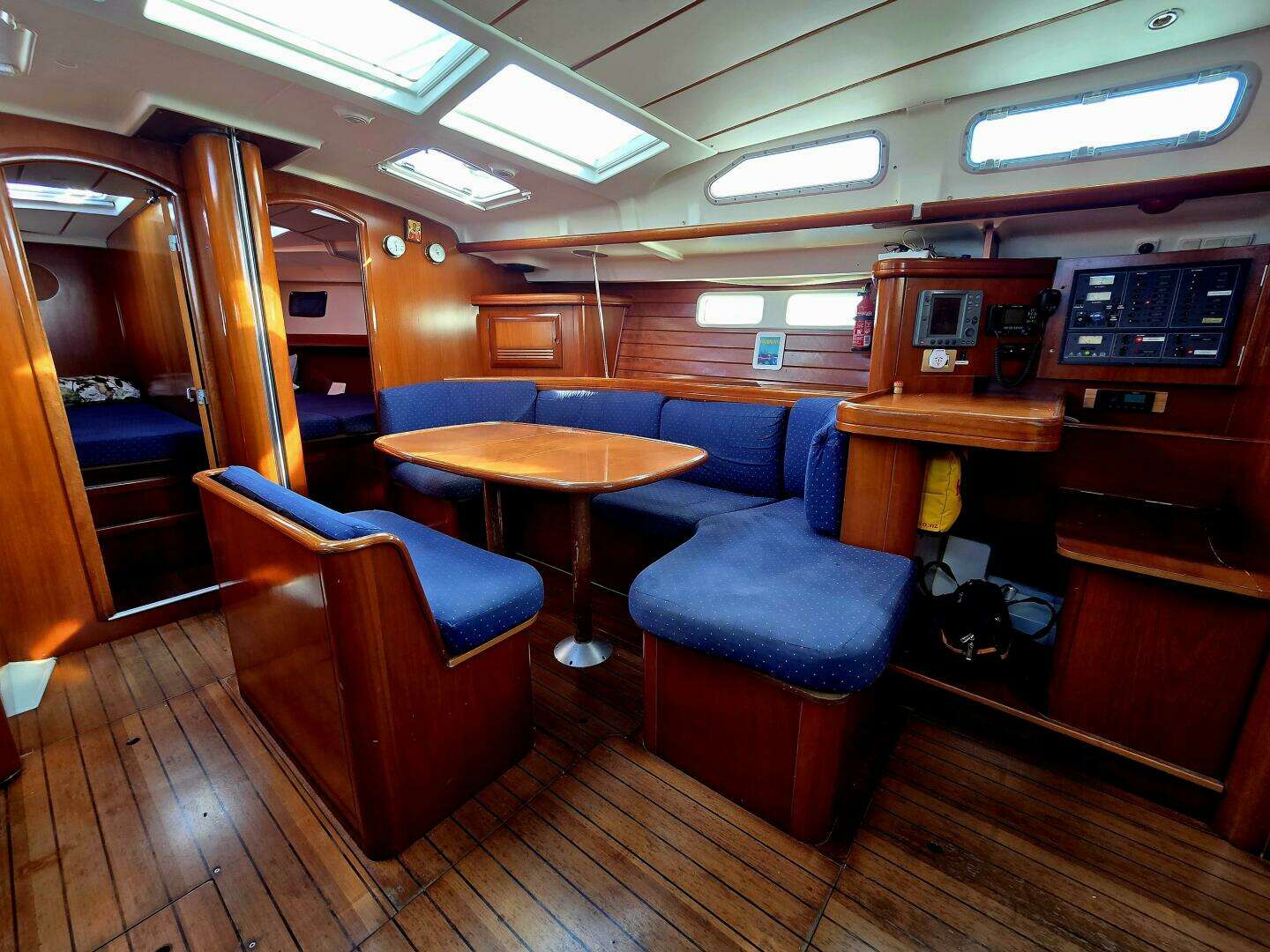 2003 Beneteau Oceanis 473 - Image 10