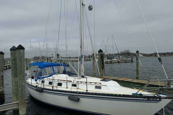 1984 Endeavour 33