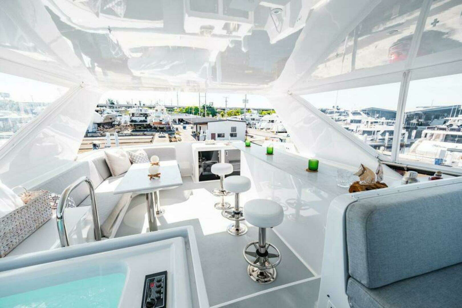 1995 Hatteras Flybridge Motor Yacht - Image 87