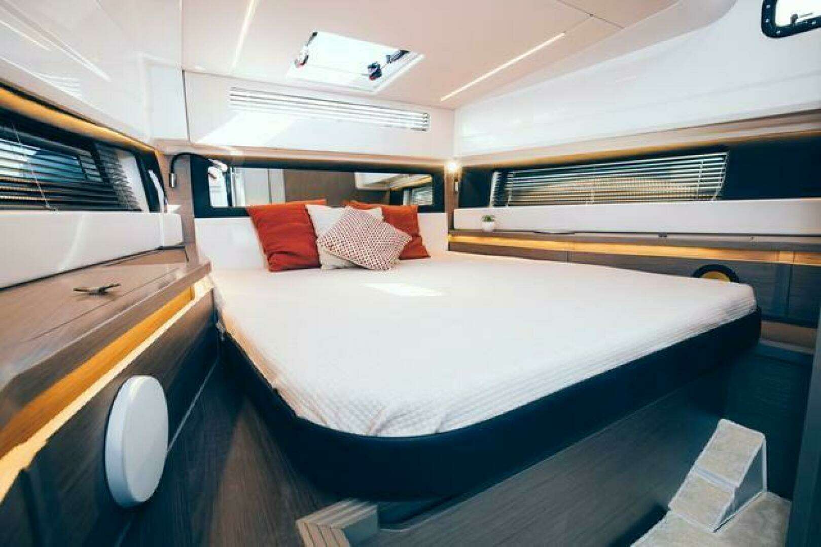 2026 Wellcraft Explorer - Image 11