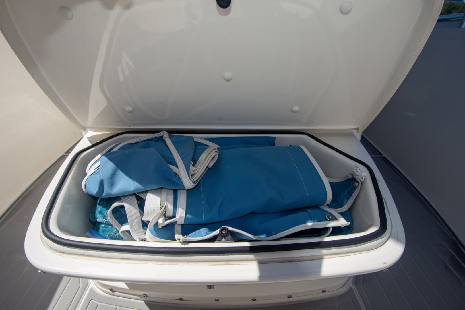 2023 Cobia 280 Center Console - Image 24