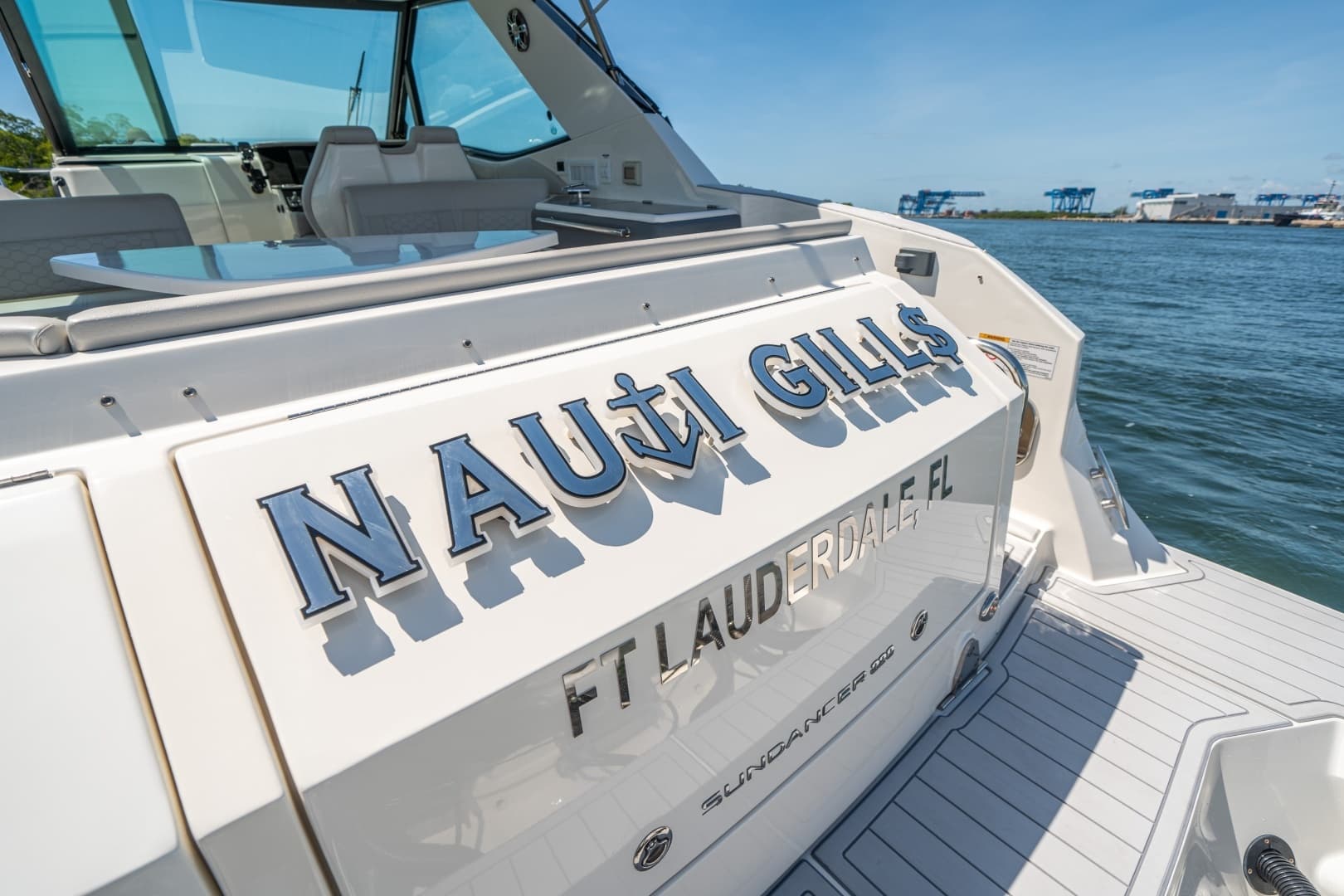 2021 Sea Ray 320 Sundancer - Image 9