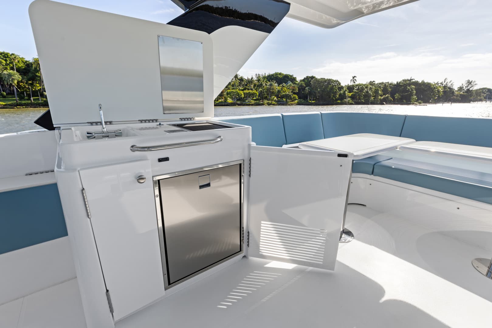 2026 Cruisers Yachts 50 FLY - Image 38