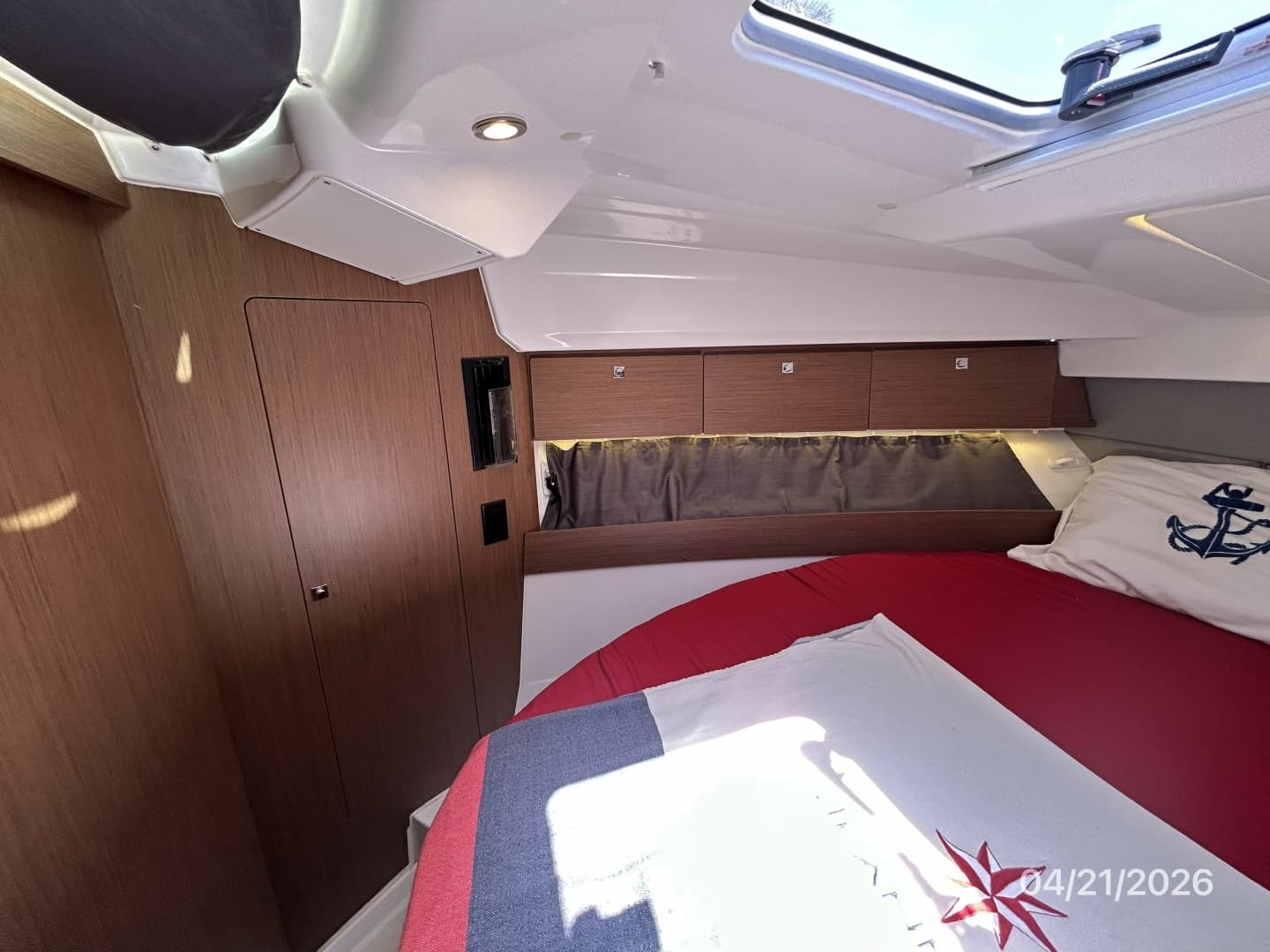 2021 Jeanneau 895 - Image 39