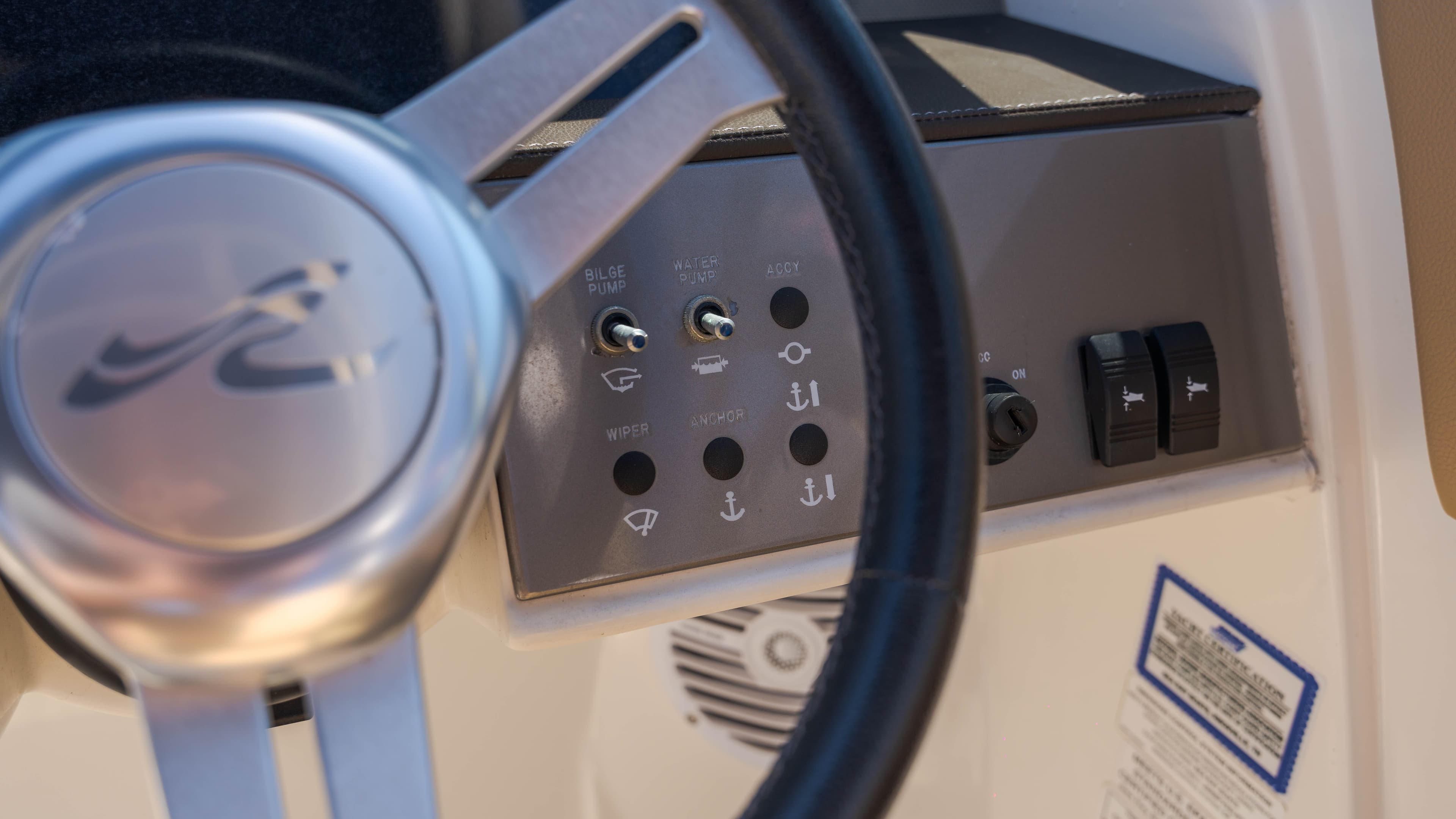 2018 Sea Ray 270 SDX OB - 19