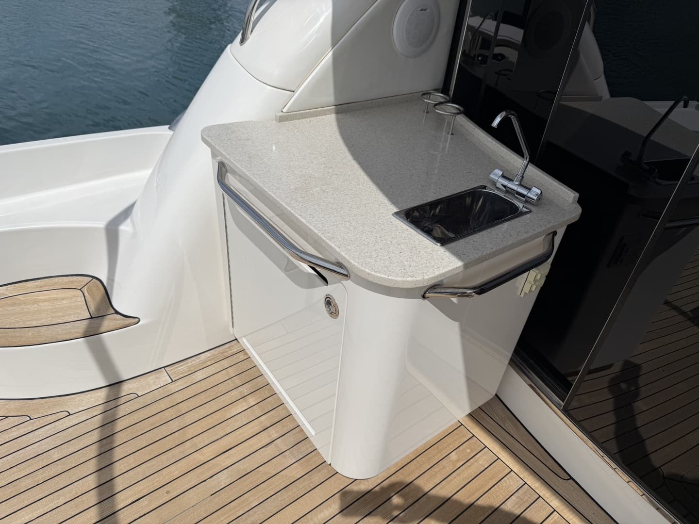 2009 Sea Ray 60 Sundancer - Image 16