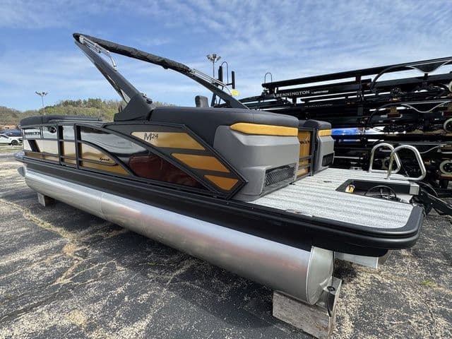 2026 Bennington M Quad Bench 24 MFB - 8
