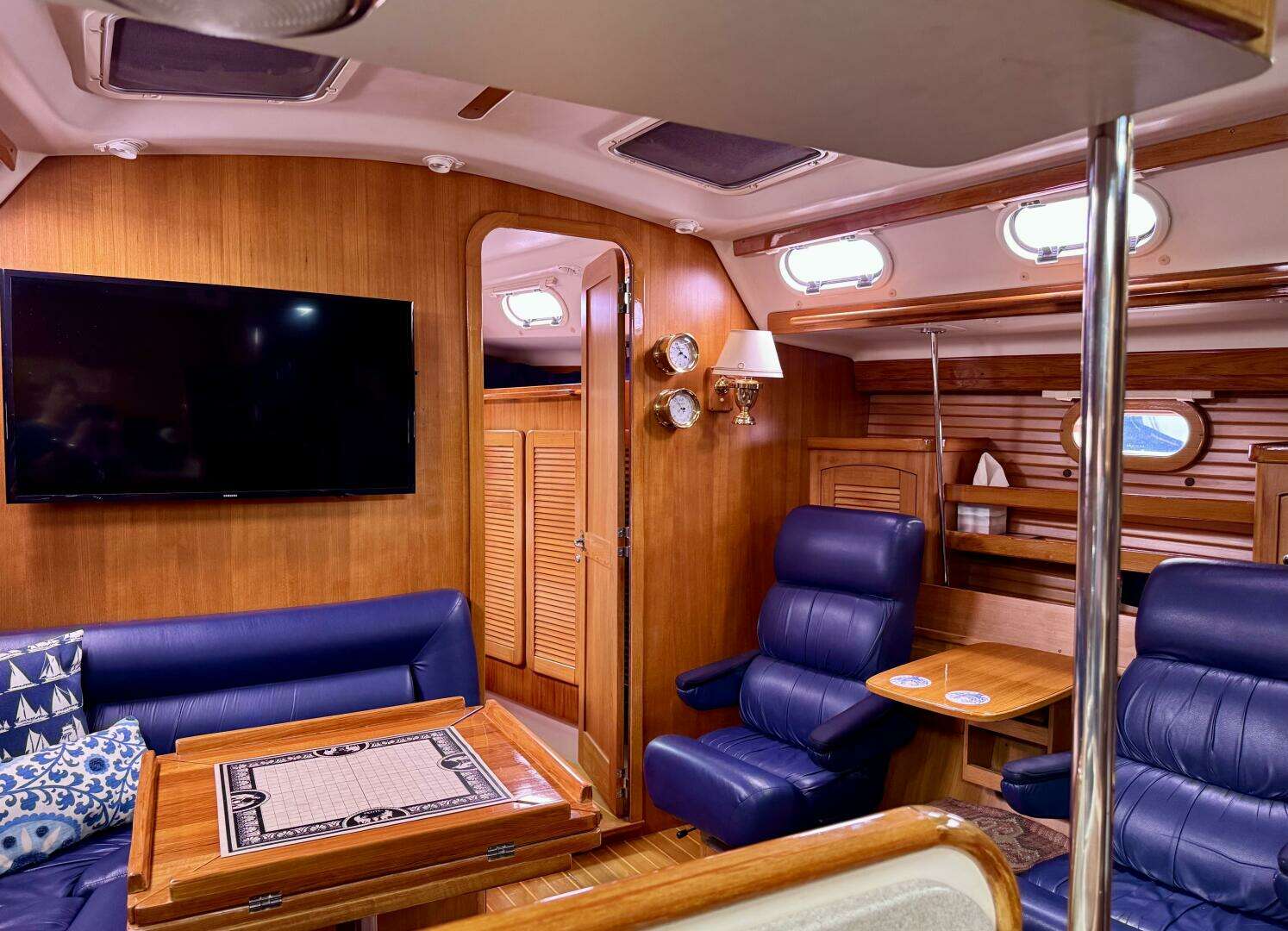 2005 Catalina 470 - Image 19