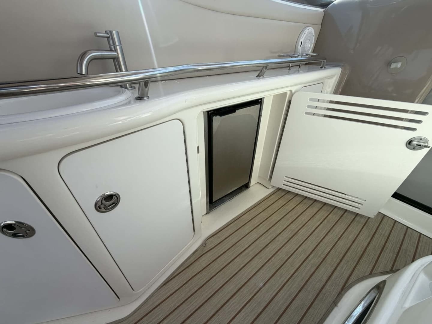 2002 Sea Ray 36 Sundancer - Image 15