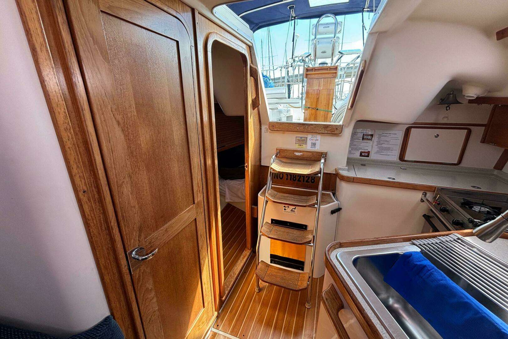 2006 Catalina 320 - Image 30